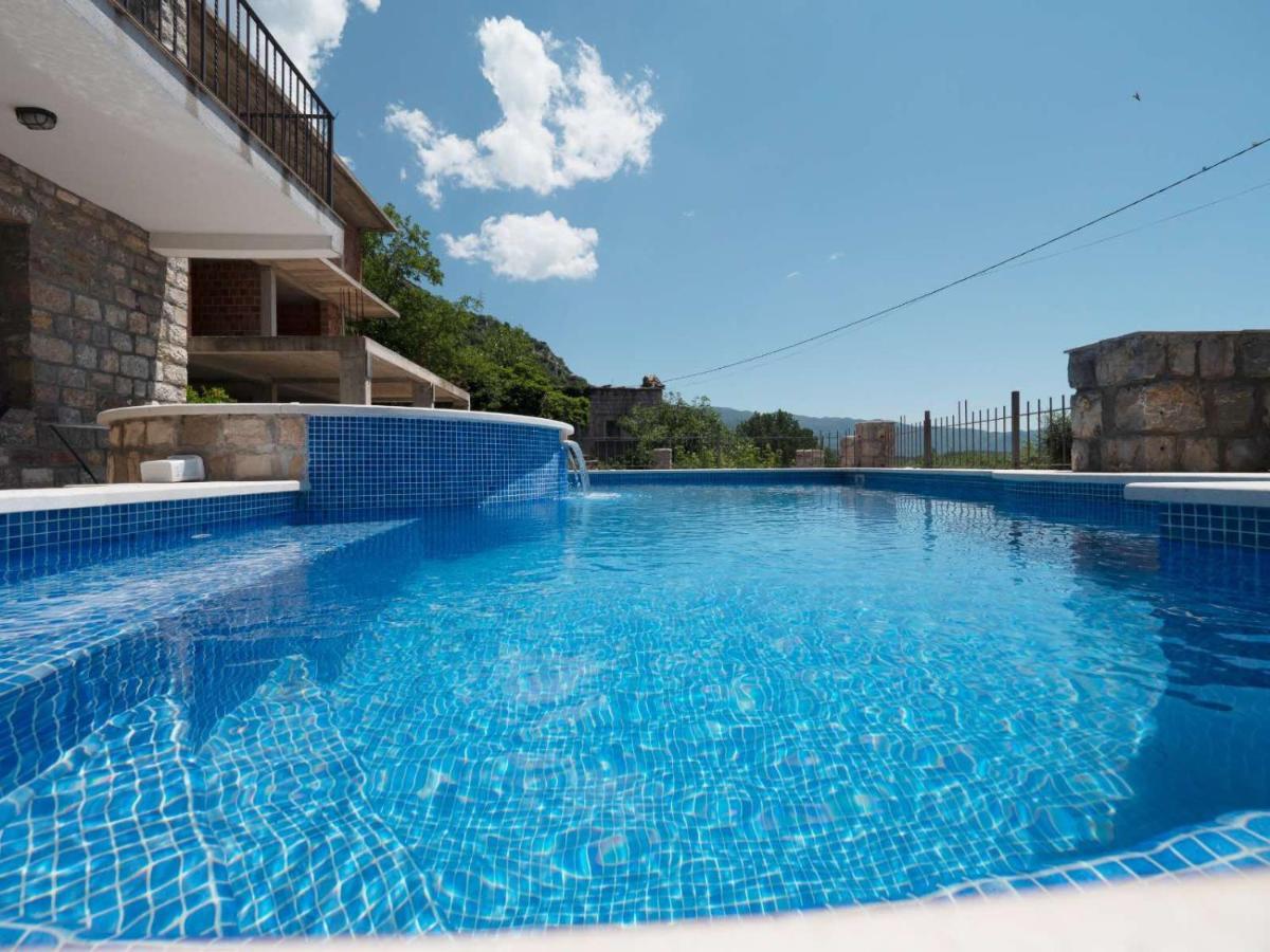 Family Retreat Bozovic Apartment *