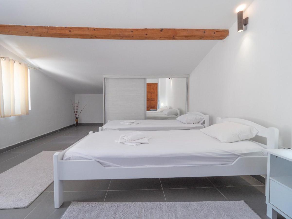 Family Retreat Bozovic Apartment Budva