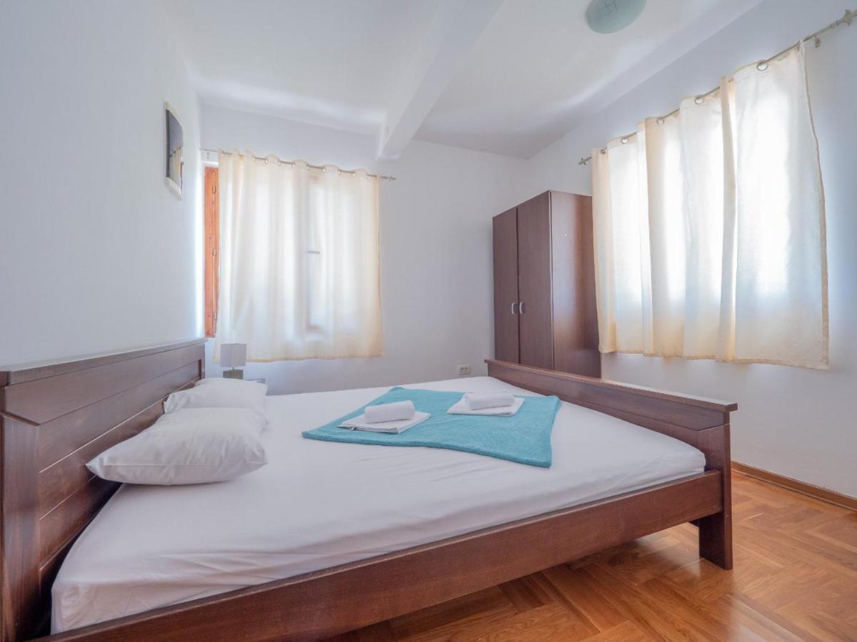 Family Retreat Bozovic Apartment *