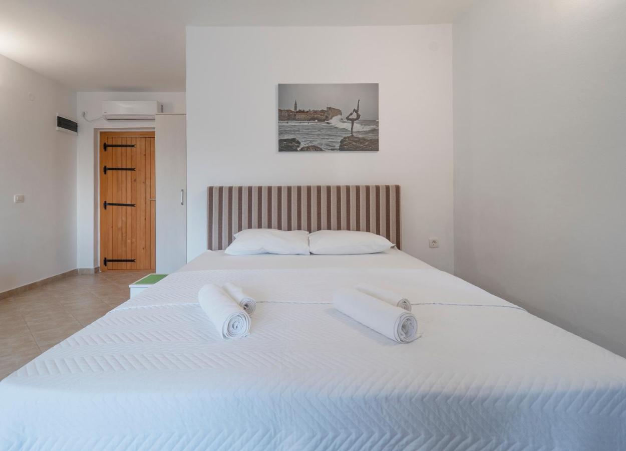 Family Retreat Bozovic * Budva
