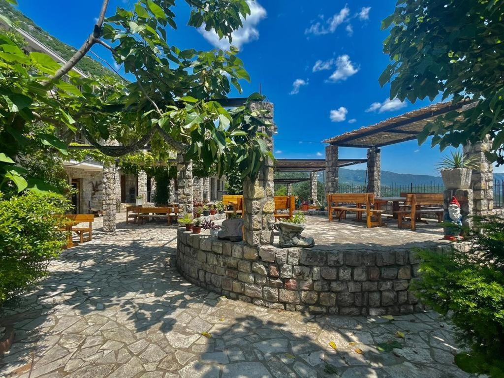 Family Retreat Bozovic Apartment Budva